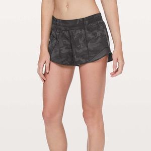SOLD Lululemon Hotty Hot shorts 2.5”